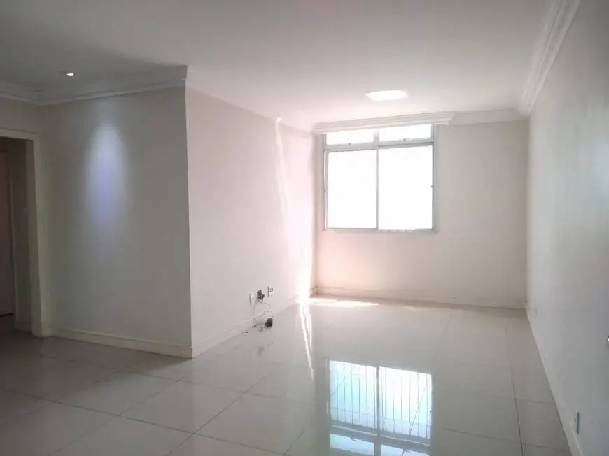 Foto 1 de Apartamento com 3 Quartos para alugar, 90m² em Barro Vermelho, Vitória