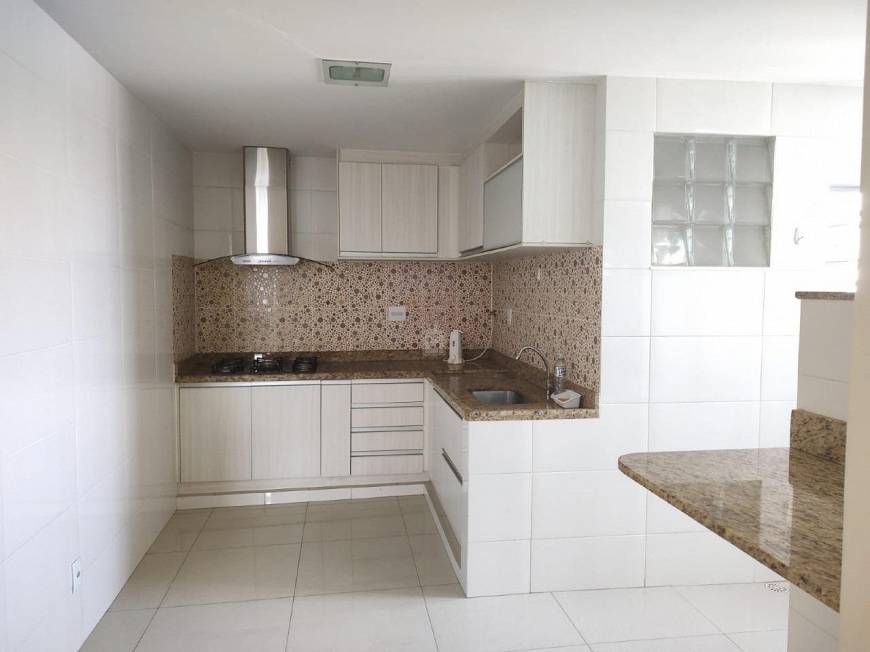 Foto 4 de Apartamento com 3 Quartos para alugar, 90m² em Barro Vermelho, Vitória