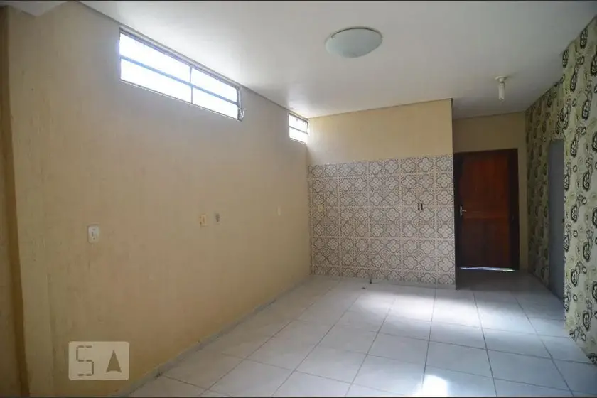 Foto 2 de Casa com 3 Quartos para alugar, 80m² em Rio Branco, Canoas