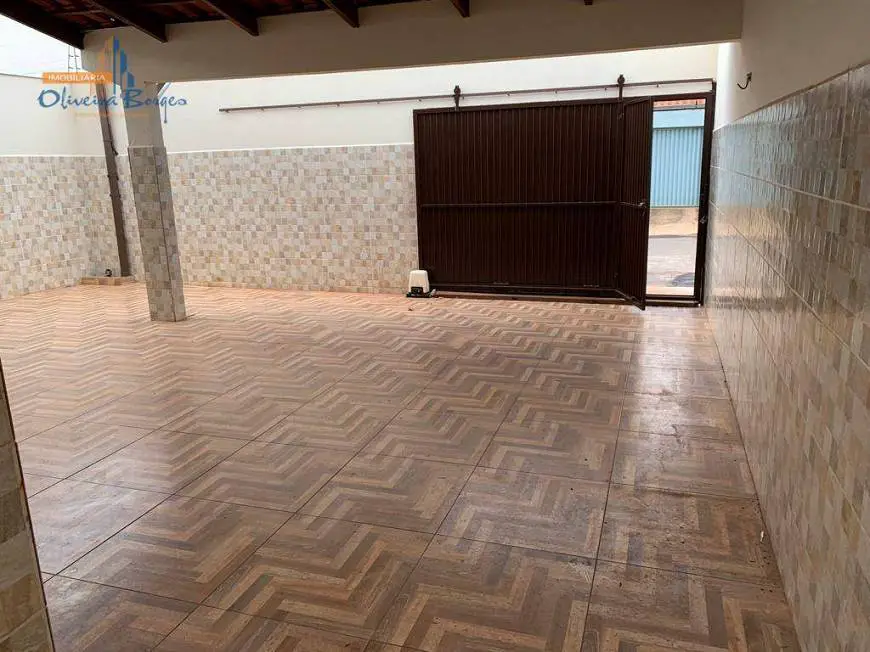 Foto 1 de Casa com 4 Quartos à venda, 120m² em Residencial Flamboyant, Anápolis