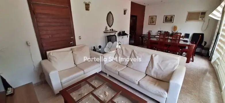 Foto 1 de Casa de Condomínio com 3 Quartos à venda, 115m² em Humaitá, Rio de Janeiro