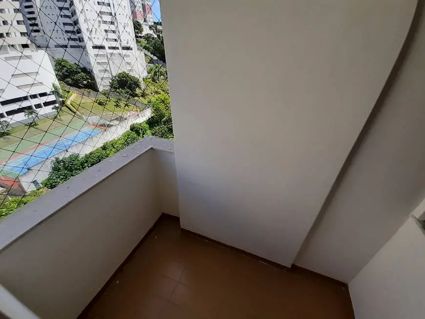 Foto 2 de Apartamento com 2 Quartos para alugar, 90m² em Candeal, Salvador