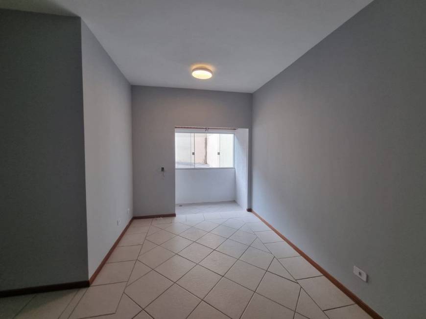 Foto 4 de Apartamento com 3 Quartos para alugar, 76m² em Cabral, Curitiba
