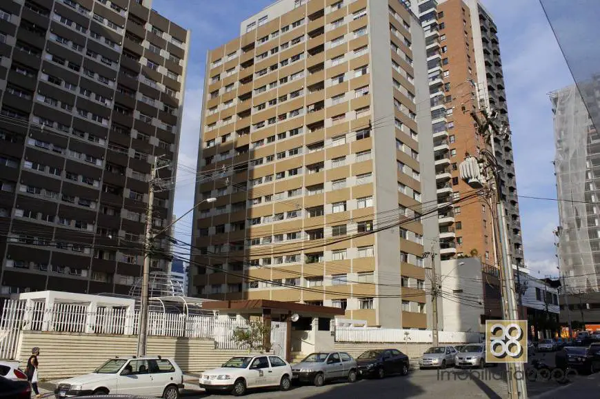 Foto 1 de Apartamento com 3 Quartos para alugar, 147m² em Vila Izabel, Curitiba