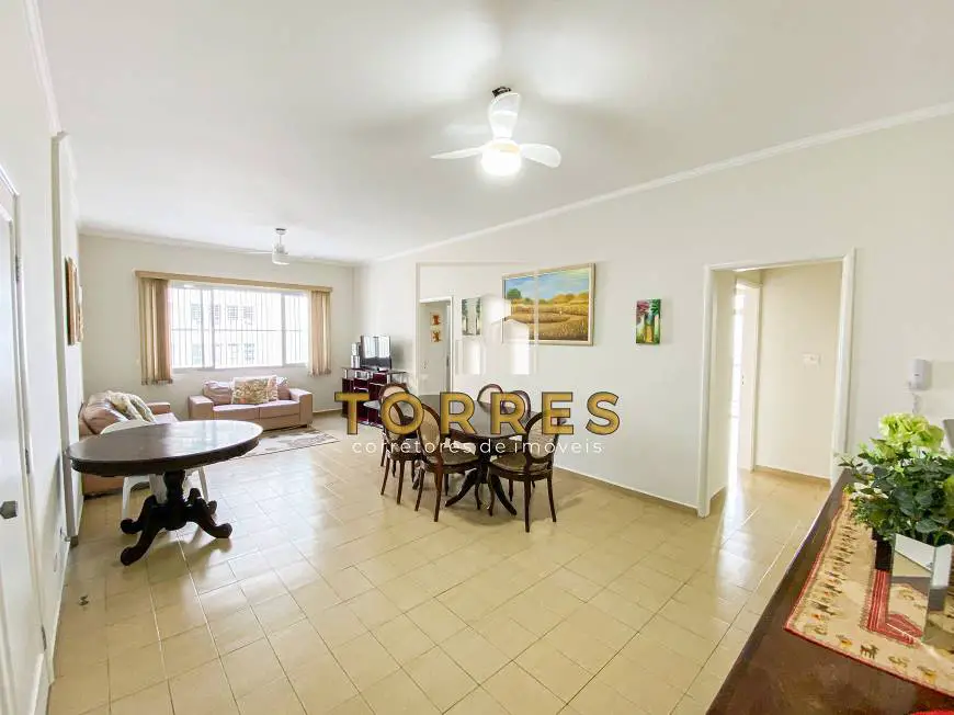 Foto 2 de Apartamento com 4 Quartos para alugar, 140m² em Praia das Pitangueiras, Guarujá