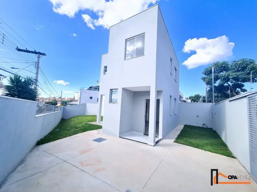 Foto 1 de Casa com 3 Quartos à venda, 180m² em Rio Branco, Belo Horizonte