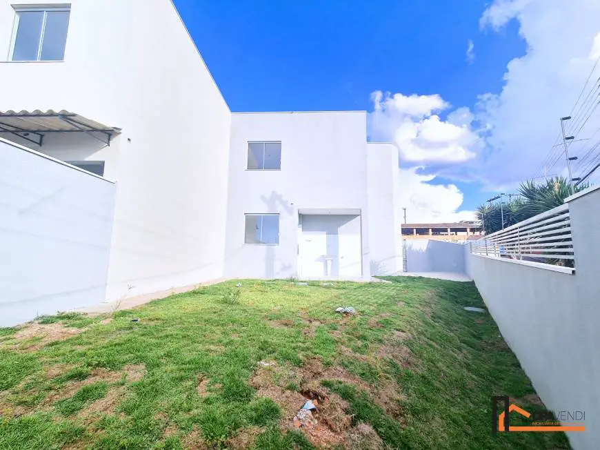 Foto 3 de Casa com 3 Quartos à venda, 180m² em Rio Branco, Belo Horizonte