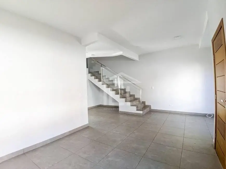 Foto 4 de Casa de Condomínio com 3 Quartos para alugar, 123m² em Vale dos Tucanos, Londrina