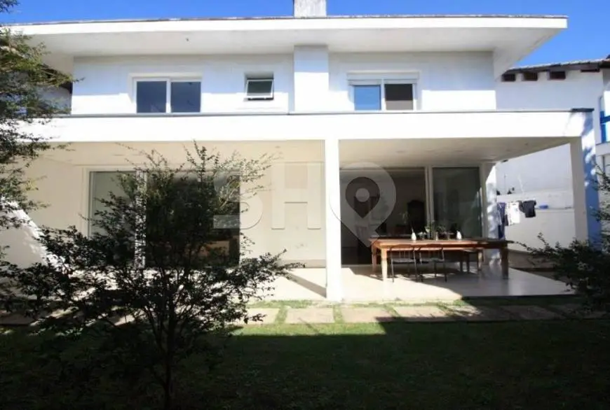 Foto 1 de Sobrado com 4 Quartos à venda, 385m² em Alto de Pinheiros, São Paulo