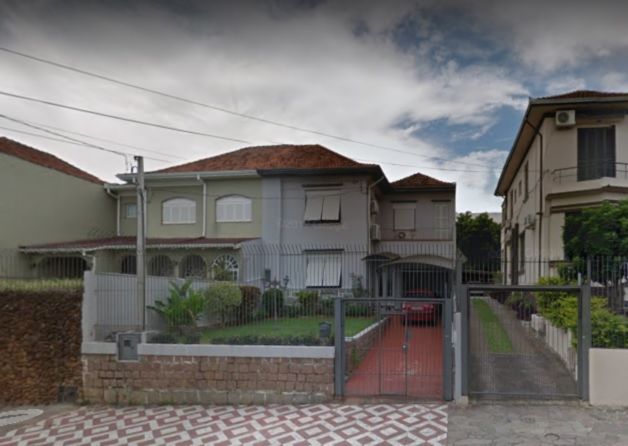 Foto 2 de Sobrado com 4 Quartos à venda, 200m² em Santana, Porto Alegre