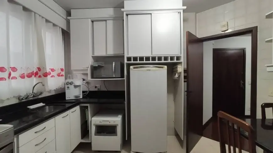 Foto 5 de Apartamento com 3 Quartos para alugar, 94m² em Centro, Joinville