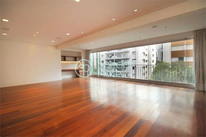 Foto 4 de Apartamento com 4 Quartos à venda, 223m² em Itaim Bibi, São Paulo