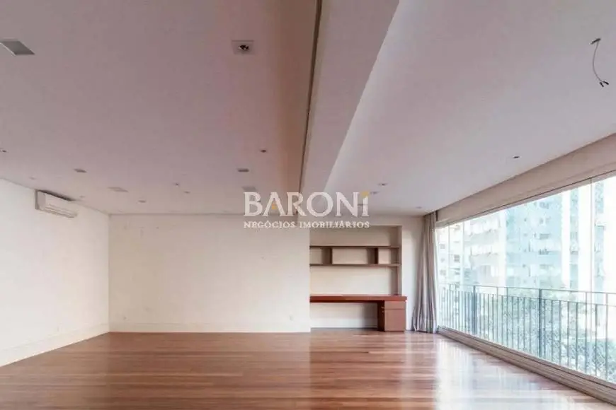 Foto 1 de Apartamento com 4 Quartos à venda, 223m² em Itaim Bibi, São Paulo