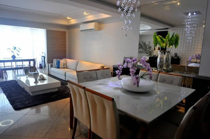 Foto 1 de Apartamento com 4 Quartos à venda, 200m² em Praia da Costa, Vila Velha