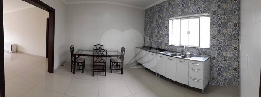 Foto 4 de Casa com 2 Quartos para alugar, 163m² em Dom Joaquim, Brusque