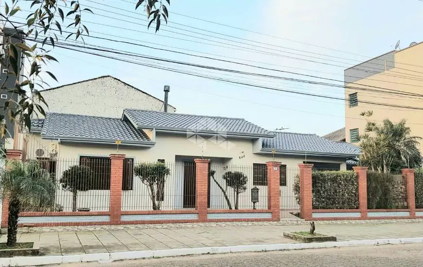 Foto 1 de Casa com 3 Quartos à venda, 148m² em Niterói, Canoas