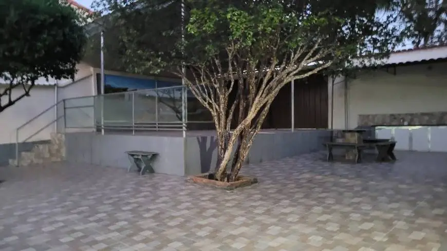 Foto 1 de Casa com 3 Quartos para alugar, 204m² em Planalto, Belo Horizonte