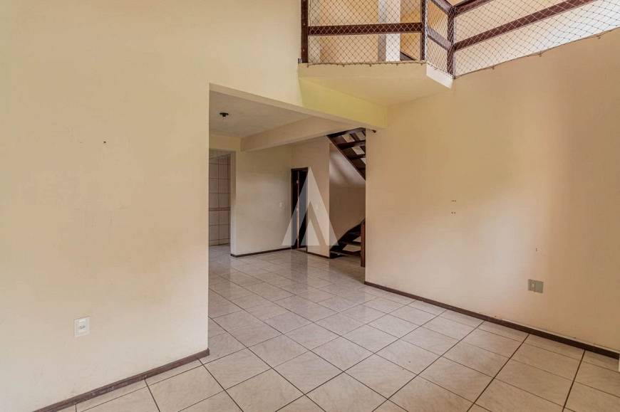 Foto 2 de Casa com 3 Quartos à venda, 175m² em Saguaçú, Joinville