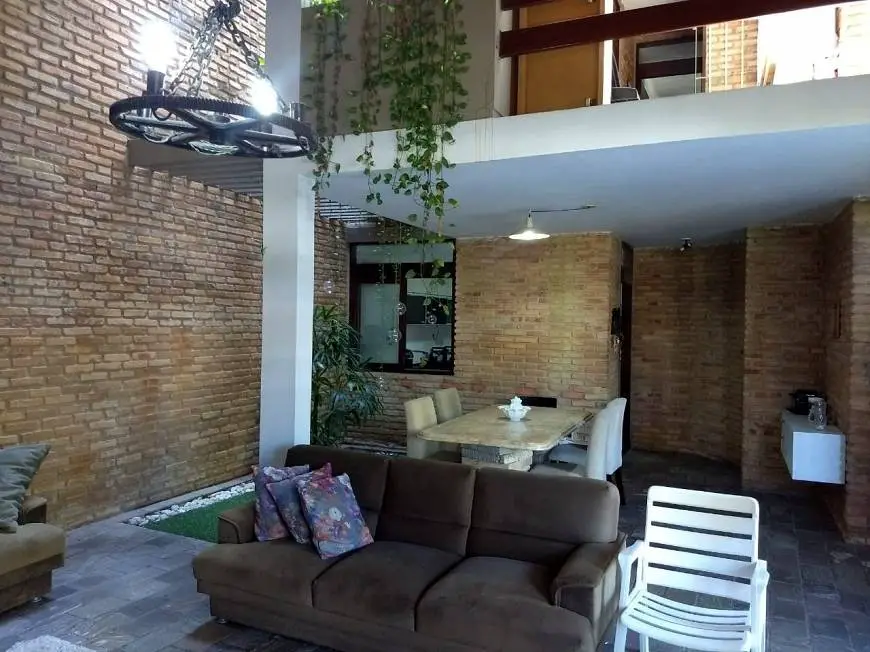 Foto 2 de Casa com 4 Quartos para alugar, 350m² em Jatiúca, Maceió