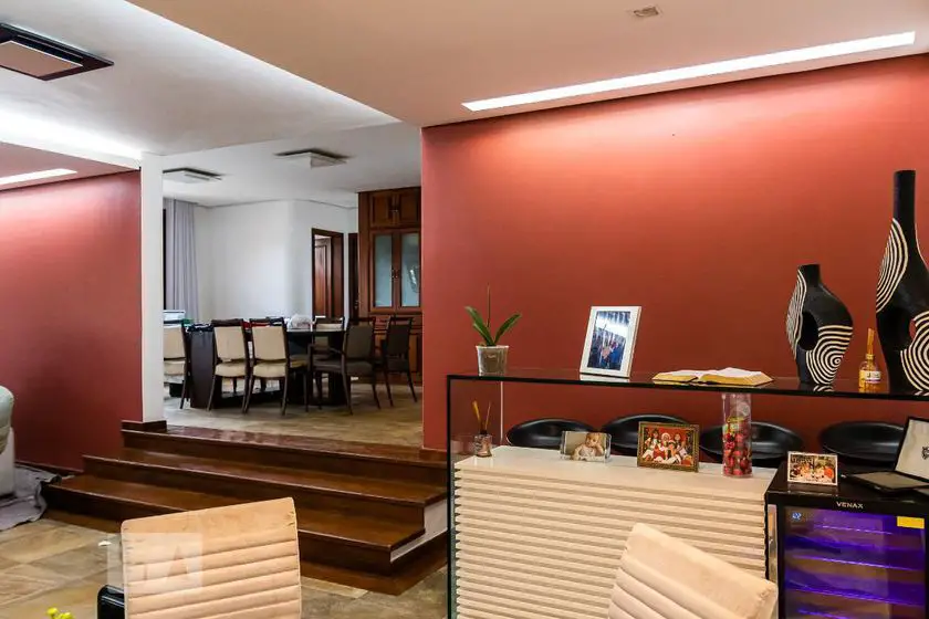 Foto 3 de Casa com 6 Quartos para alugar, 850m² em São Luíz, Belo Horizonte