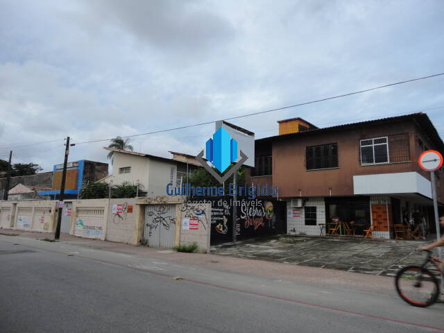 Foto 1 de Casa com 8 Quartos à venda, 679m² em Damas, Fortaleza