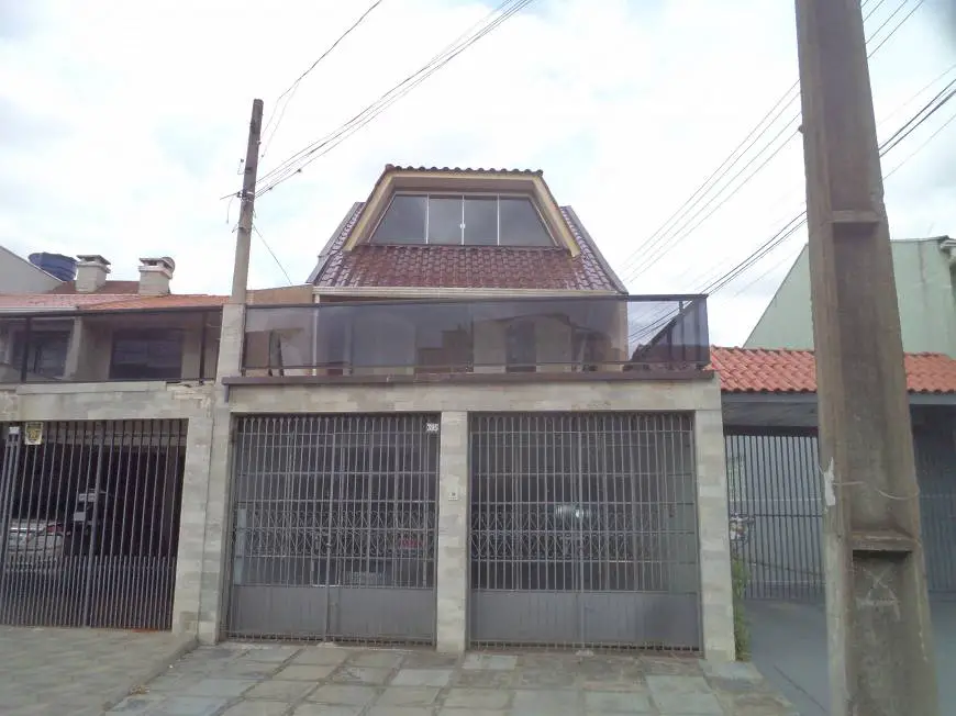 Foto 2 de Sobrado com 4 Quartos à venda, 200m² em Xaxim, Curitiba