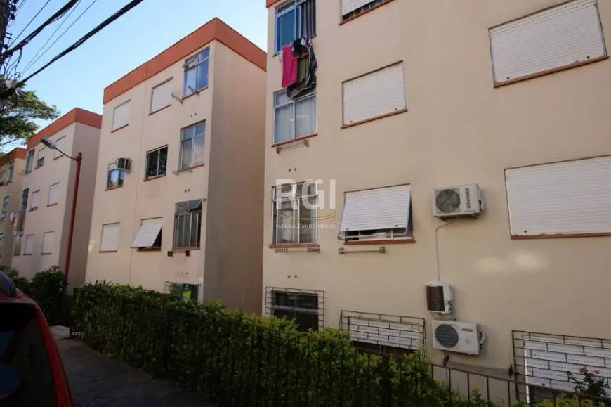 Foto 1 de Apartamento com 2 Quartos à venda, 48m² em Teresópolis, Porto Alegre