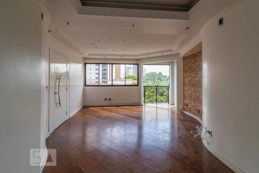 Foto 1 de Apartamento com 3 Quartos para alugar, 110m² em Santo Antônio, São Caetano do Sul