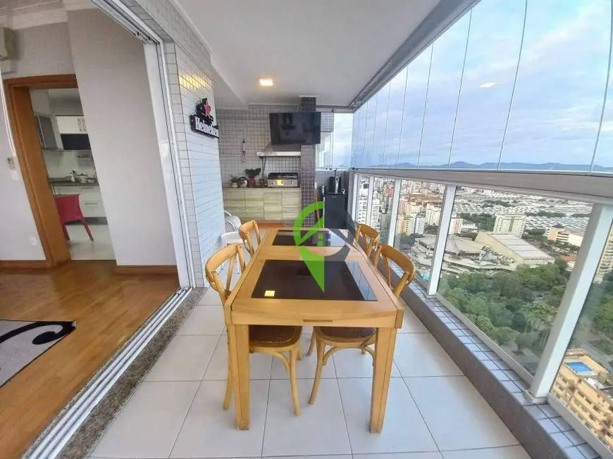 Foto 2 de Apartamento com 4 Quartos para venda ou aluguel, 236m² em Embaré, Santos