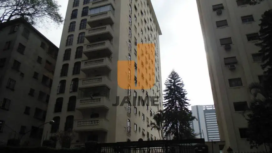 Foto 2 de Apartamento com 4 Quartos à venda, 260m² em Morro dos Ingleses, São Paulo