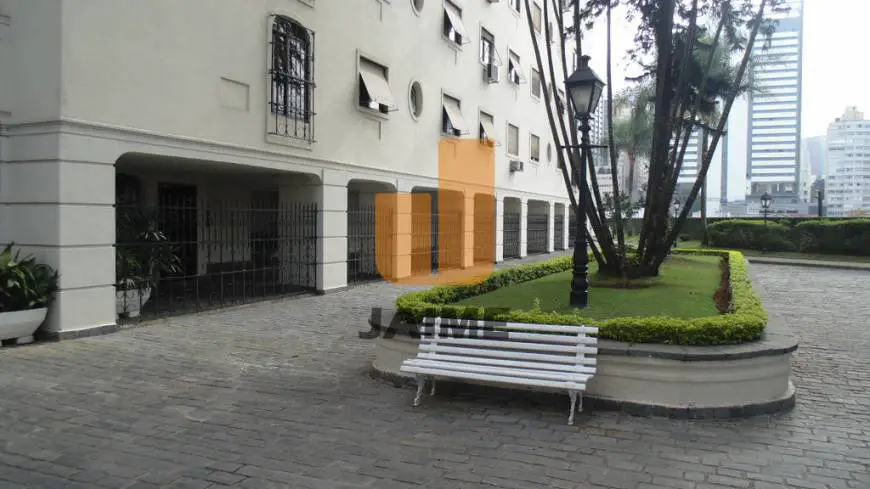 Foto 4 de Apartamento com 4 Quartos à venda, 260m² em Morro dos Ingleses, São Paulo