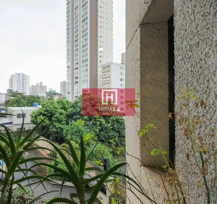 Foto 2 de Apartamento com 4 Quartos à venda, 132m² em Vila Alexandria, São Paulo