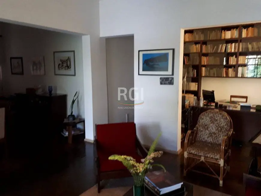 Foto 4 de Casa com 2 Quartos à venda, 161m² em Chácara das Pedras, Porto Alegre