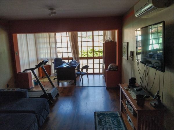 Foto 5 de Casa com 3 Quartos à venda, 409m² em Espiríto Santo, Porto Alegre