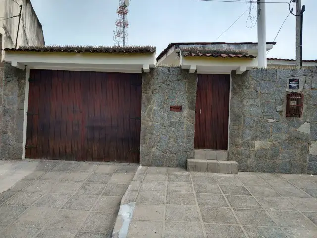 Foto 1 de Casa com 3 Quartos à venda, 295m² em Farol, Maceió