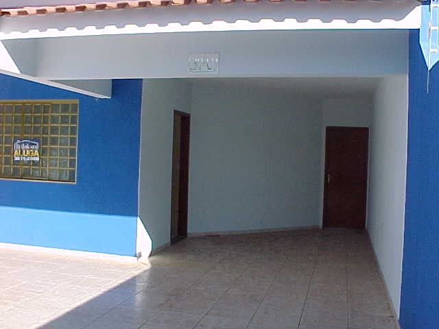 Foto 2 de Casa com 3 Quartos para alugar, 138m² em Jardim Alvorada, Maringá