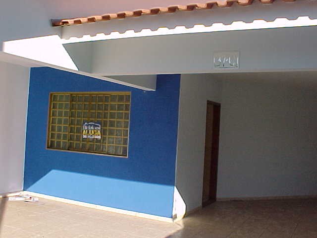 Foto 3 de Casa com 3 Quartos para alugar, 138m² em Jardim Alvorada, Maringá
