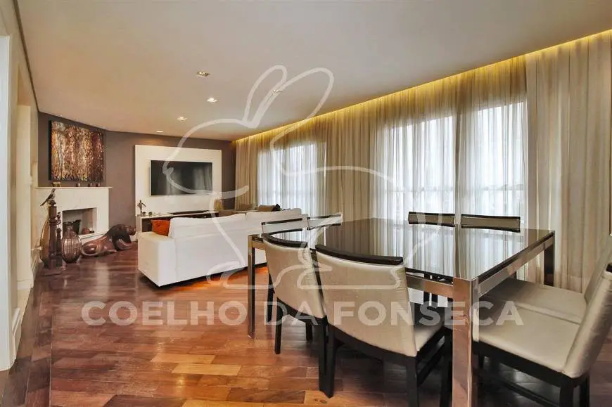 Foto 3 de Casa de Condomínio com 4 Quartos à venda, 376m² em Moema, São Paulo