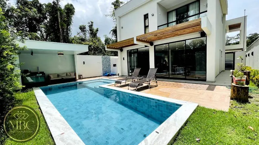 Foto 1 de Casa de Condomínio com 4 Quartos à venda, 330m² em Ponta Negra, Manaus