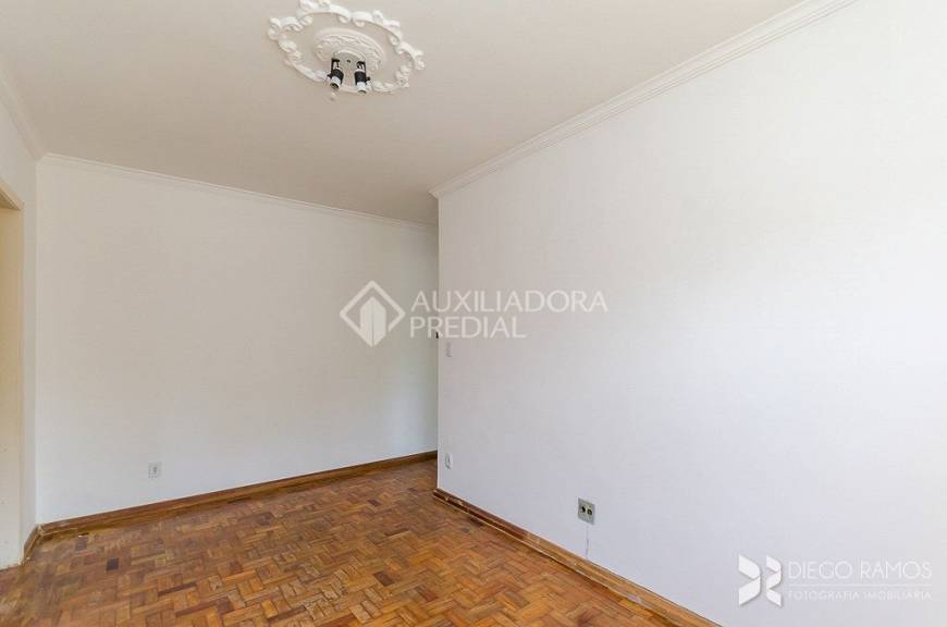 Foto 5 de Apartamento com 1 Quarto à venda, 38m² em Passo da Areia, Porto Alegre