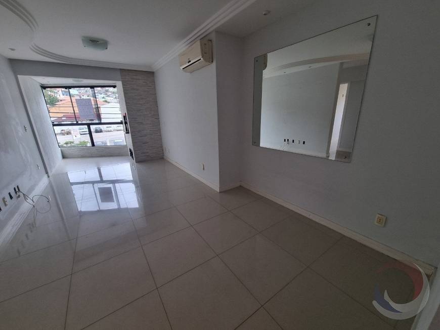 Foto 1 de Apartamento com 2 Quartos à venda, 67m² em Agronômica, Florianópolis