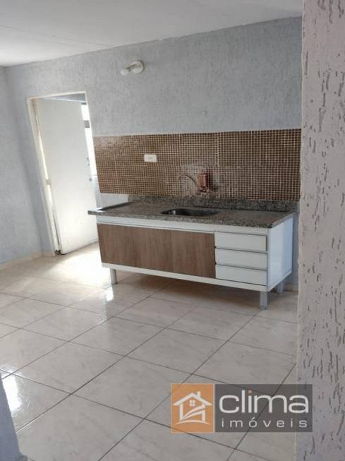 Foto 1 de Apartamento com 2 Quartos para alugar, 54m² em Cohab 2, Carapicuíba