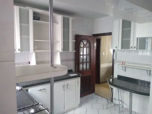 Foto 1 de Apartamento com 3 Quartos para alugar, 85m² em Água Verde, Curitiba