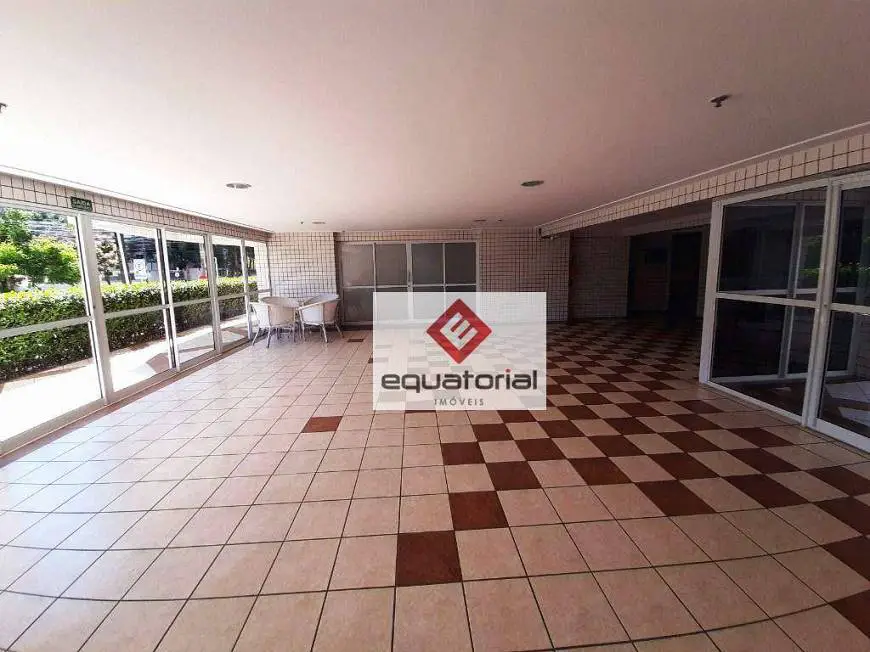 Foto 2 de Apartamento com 3 Quartos à venda, 95m² em Meireles, Fortaleza