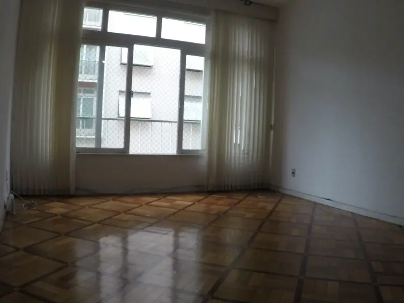 Foto 1 de Apartamento com 4 Quartos à venda, 136m² em Centro, Petrópolis