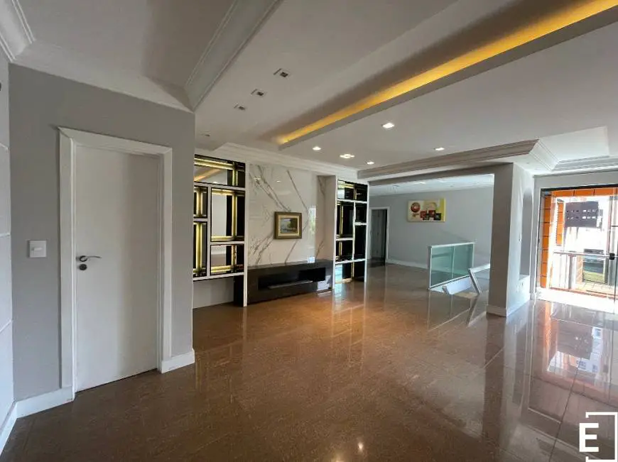 Foto 1 de Apartamento com 5 Quartos à venda, 184m² em Centro, Florianópolis
