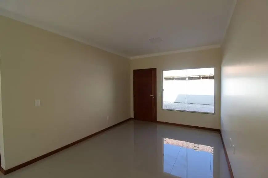Foto 2 de Casa com 3 Quartos à venda, 154m² em Bom Retiro, Joinville