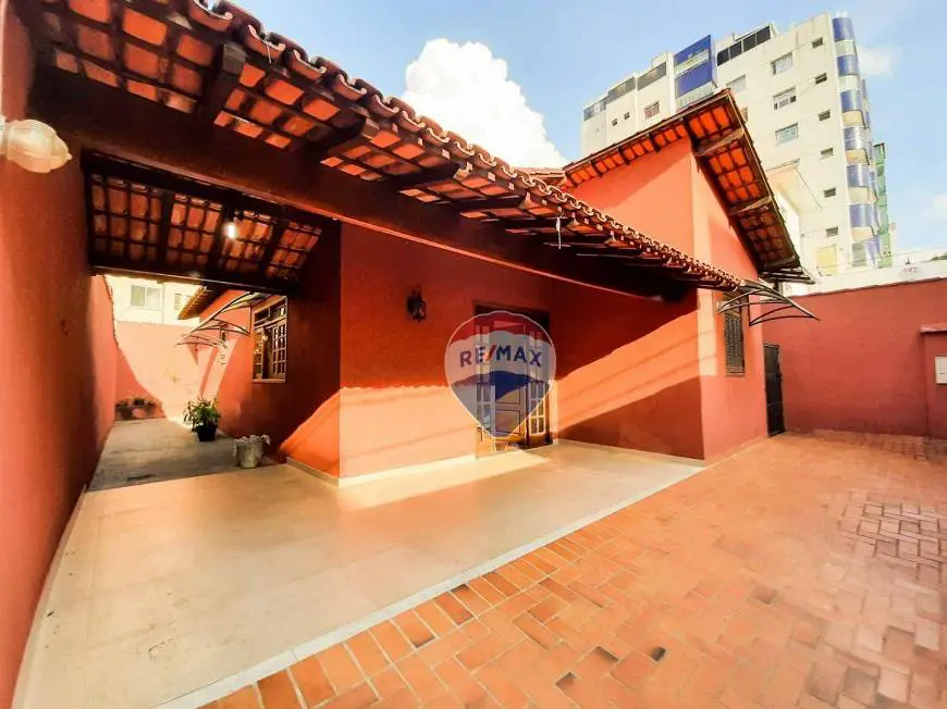 Foto 1 de Casa com 3 Quartos para alugar, 148m² em Manacás, Belo Horizonte