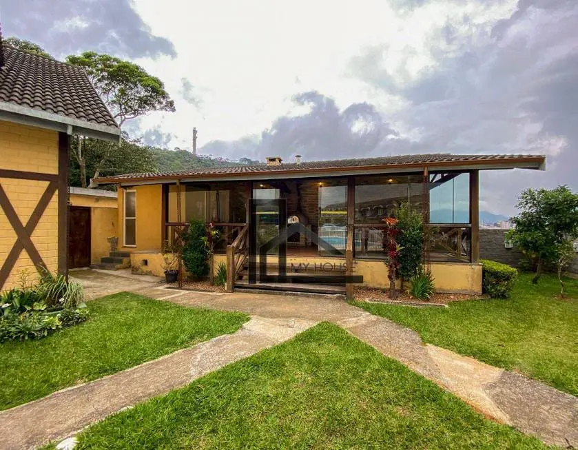 Foto 1 de Casa com 4 Quartos à venda, 145m² em Cascata Guarani, Teresópolis