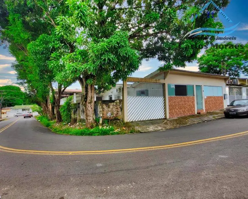 Foto 1 de Casa com 4 Quartos à venda, 260m² em Flores, Manaus